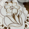 Bandeja Toalhinha Bordada Primavera Branco C/Floral Rami