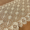 Caminho de Mesa Roma 100% Guippir Dourado C/Florzinhas II 1.50m