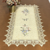 Caminho de Mesa Trilho Bordado C/Guippir Elegance Dourado C/Flor Azul 90cm