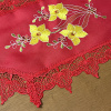 Caminho de Mesa Trilho Bordado C/Guippir Elegance Vermelho Flor Amarela 2.20m