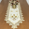 Caminho de Mesa Trilho Bordado C/Guippir Romance Tulipas Douradas 2,20mt