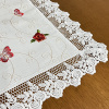 Caminho de Mesa Trilho Bordado Linho C/Guippir Branco Borboleta Vermelha 90cm
