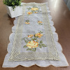 Caminho de Mesa Trilho Bordado Organza Branco C/Flor Amarela e Laranja II 90cm