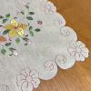 Caminho de Mesa Trilho Bordado Organza Branco C/Florzinha Laranja 90 cm
