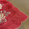 Caminho de Mesa Trilho Bordado Organza Vermelho C/ Flor Amarela e Laranja 90cm