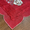 Caminho de Mesa Trilho Bordado Organza Vermelho C/Flor Dourada ll - 90cm