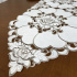 Caminho de Mesa Trilho Bordado Primavera Branco C/Cinza II 1,80m