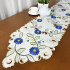 Caminho de Mesa Trilho Bordado Primavera Flor Azul C/Verde 1,50m