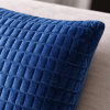 Capa de Almofada Avulsa Matelada em Suede Azul Petróleo