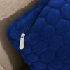 Capa de Almofada Avulsa Pelúcia Alto Relevo Azul
