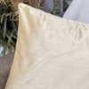 Capa de Almofada Avulsa Veludo Suede Dourada