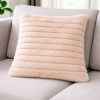 Capa de Almofada Canelada Pelucia Alto Relevo Yuna Bege