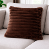 Capa de Almofada Canelada Pelucia Alto Relevo Yuna Marrom