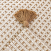 Capa de Almofada em Tear Cru C/Caramelo com Pompom nas Pontas 45x45cm