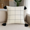 Capa de Almofada em Tear Cru C/Preto com Pompom nas Pontas 45x45cm