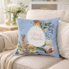 Capa de Almofada Estampada Efeito Bordado Páscoa Azul C/Coelhinho e Flores
