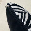 Capa de Almofada Estampada P&B Zebra
