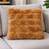 Capa de Almofada Ondinha Pelucia Alto Relevo Caramelo