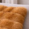 Capa de Almofada Ondinha Pelucia Alto Relevo Caramelo