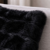 Capa de Almofada Ondinha Pelucia Alto Relevo Preto