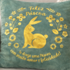 Capa de Almofada Páscoa Coelhinho Suede Verde