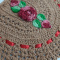 Jogo Banheiro 3 peças de Crochê Bordado Flor Barroca Caramelo C/ Flor Vermelha feito a mão