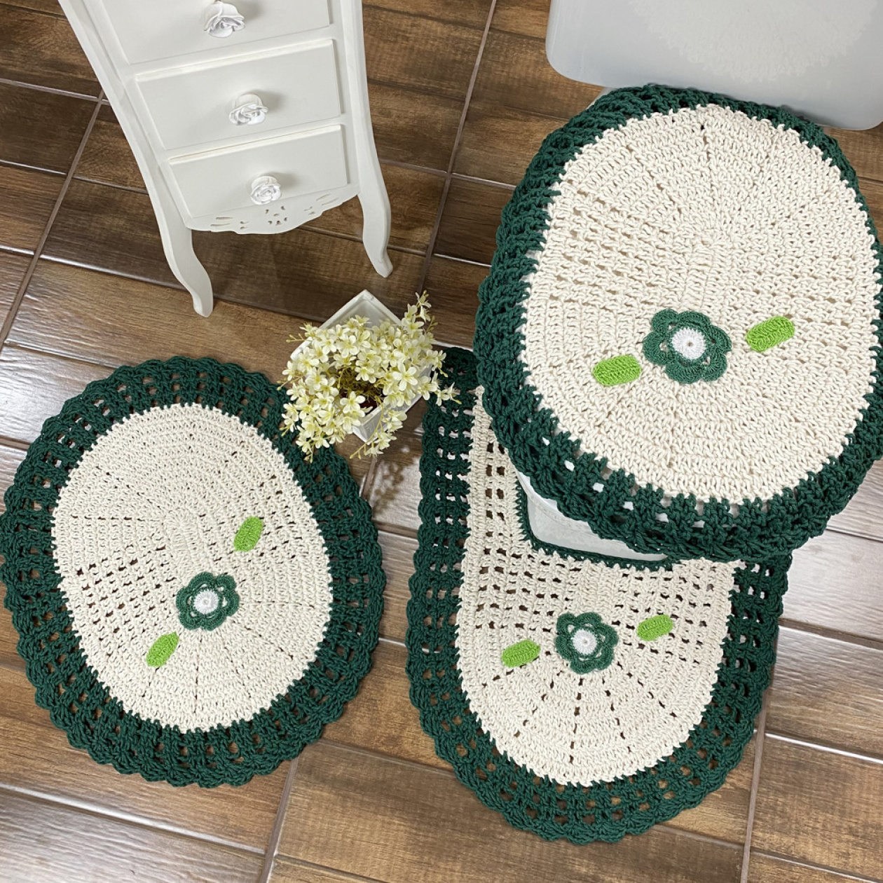 Jogo de banheiro em croche 3 peças decoração verde. em Promoção na