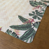 Lugar Americano Estampado Plástico Lavável Folhas Fundo Bege
