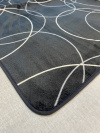 Tapete Soft Geométrico 2,00x1,40m Moderno, Antiderrapante e Macio para Sala ou Quarto Chumbo C/ Branco