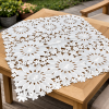 Toalha Centro de Mesa Quadrada Bordada Flores Branca Primavera  85x85cm