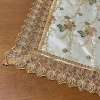 Toalha Centro de Mesa Voal Bordado Realeza Ouro Velho C/ Folhas Verde 85x85cm