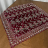 Toalha Centro de Mesa Voal Bordado Realeza Vinho C/Dourado 85x85cm