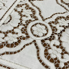 Toalha de Chá Crivo Floral Bordado 85x85cm Branco C/Nude II