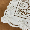 Toalha de Chá Crivo Floral Bordado 85x85cm Branco C/Nude II