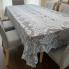 Toalha de Mesa Rendado Floral Cinza Claro 1,50m x 2,30m
