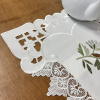 Toalhinha Bordada Romance - C/Guippir Romance Branco Floral
