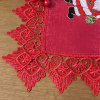 Toalhinha de Bandeja Natalina Bordado C/Guippir Vermelha Papai Noel