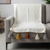 Xale em Tear Cru com Pompom Colorido 1,30m x 1,40m