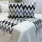 Jogo Xale/Peseira Jacquard c/ Pedraria Queen c/ 2 Capas de Almofadas - Zig Zag Preto