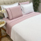 Kit Cobre Leito + Jogo Cama Percal 300 Fios C/ Guipir França King 07 Peças - Branco e Malva