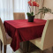Toalha de Mesa em Jacquard Liso Acetinado Toque Macio Diamante P/ 6 Cadeiras - Vermelho