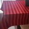 Toalha de Mesa em Veludo Acetinado Toque Macio P/ 6 Cadeiras - Vermelho Listrado