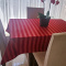 Toalha de Mesa em Veludo Acetinado Toque Macio P/ 8 Cadeiras - Vermelho Listrado