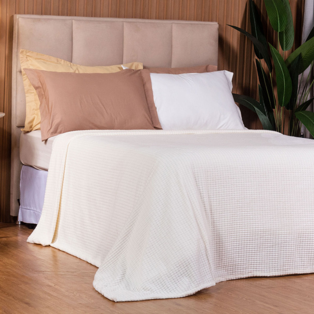 Cobertor Aveludado Com Relevos Manta Soft Touch Flannel Jaquard 2,2 x 2,5m Off White - Marina