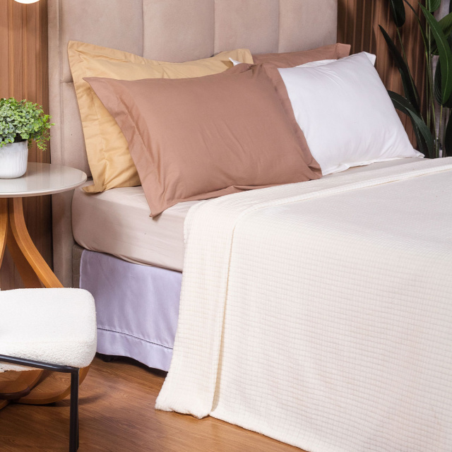 Cobertor Aveludado Com Relevos Manta Soft Touch Flannel Jaquard 2,2 x 2,5m Off White - Marina