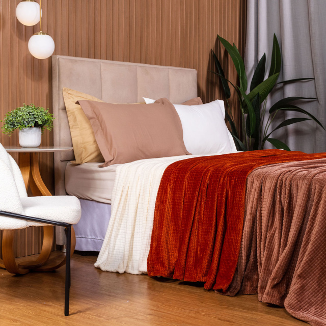 Cobertor Aveludado Com Relevos Manta Soft Touch Flannel Jaquard 2,2 x 2,5m Off White - Marina