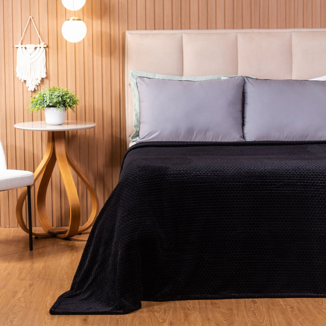 Cobertor Aveludado Com Relevos Manta Soft Touch Flannel Jaquard 2,2 x 2,5m Preto - Marina