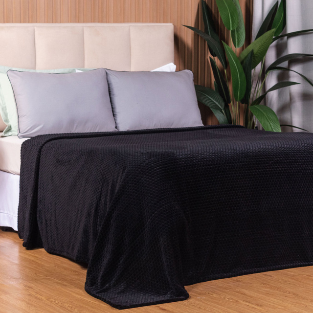 Cobertor Aveludado Com Relevos Manta Soft Touch Flannel Jaquard 2,2 x 2,5m Preto - Marina