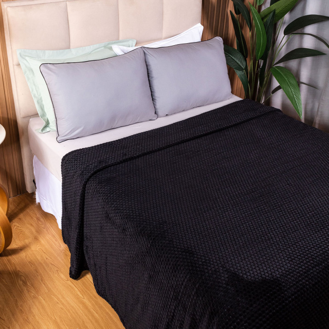 Cobertor Aveludado Com Relevos Manta Soft Touch Flannel Jaquard 2,2 x 2,5m Preto - Marina