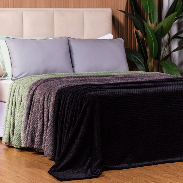 Cobertor Aveludado Com Relevos Manta Soft Touch Flannel Jaquard 2,2 x 2,5m Preto - Marina